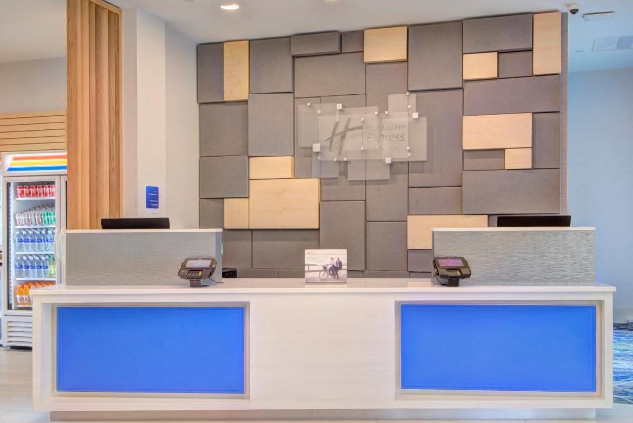 Holiday Inn Express & Suites Charlotte Southwest By Ihg Экстерьер фото